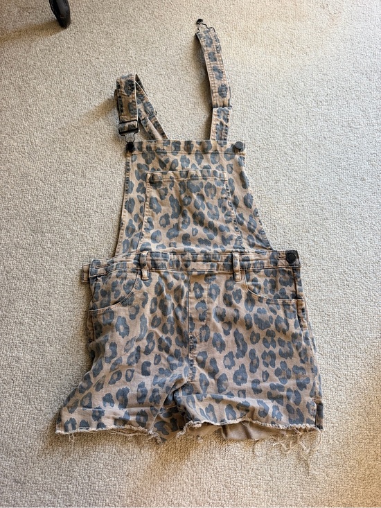Blank NYC Pants - Blank NYC Leopard Print Denim Overall Shorts in Beige and Gray